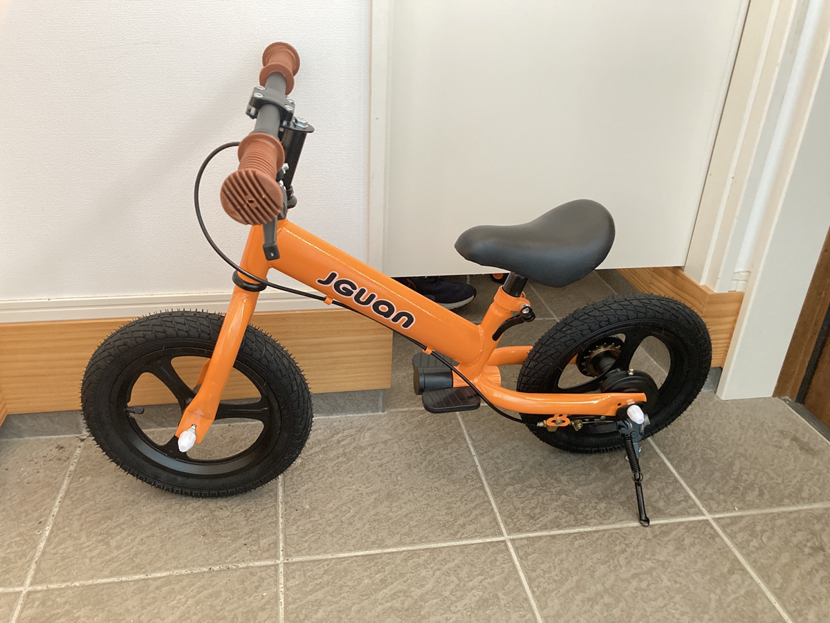 キッズバイクのおすすめは4年使える3WAY3歳4歳ごろから使える後付けペダルつき