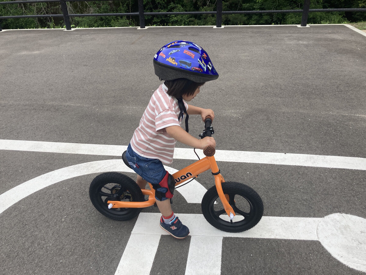 キックバイクは自転車への移行が早くすぐ乗れるようになる