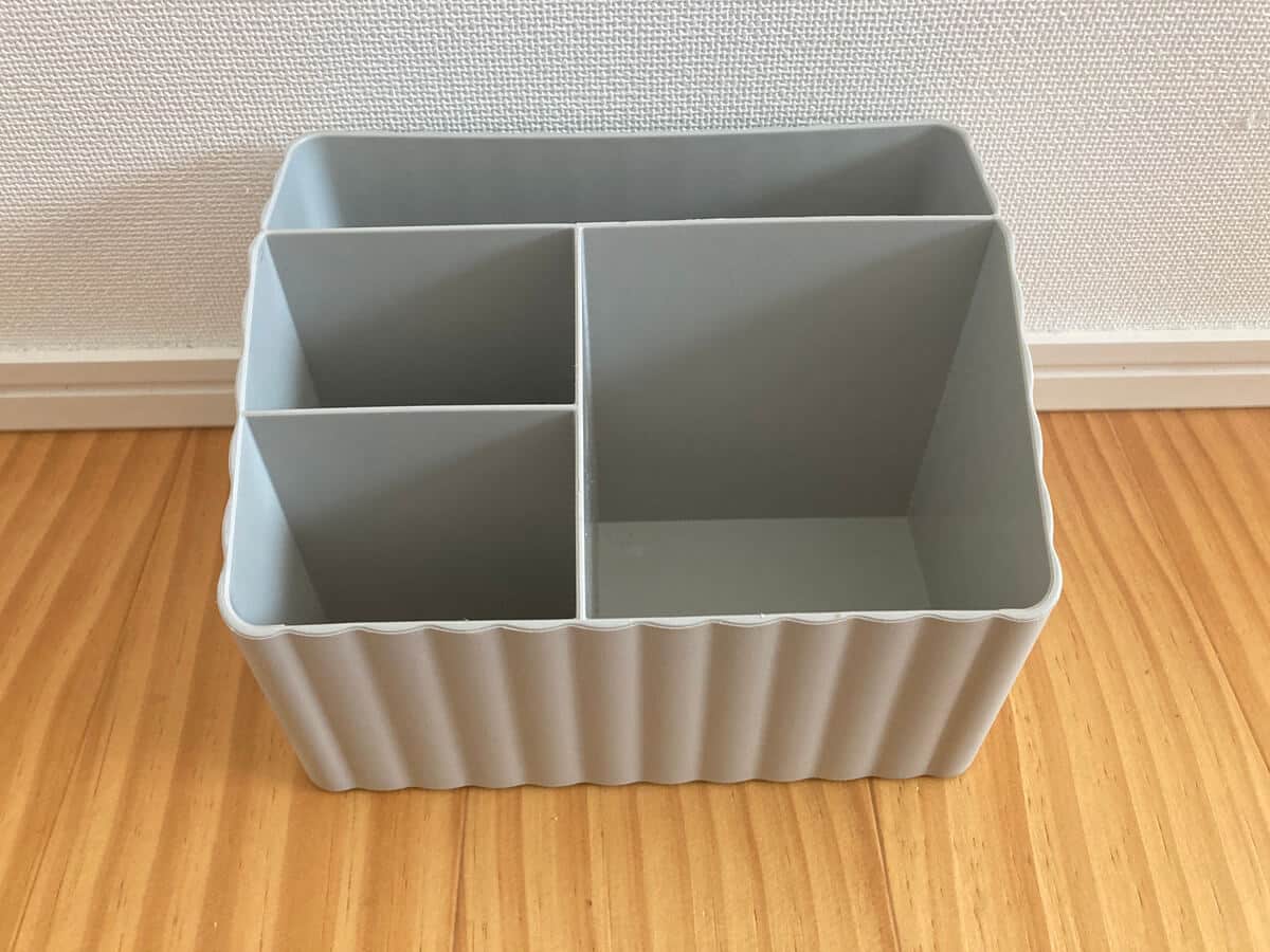 ダイソー　ウェーブ小物入れ